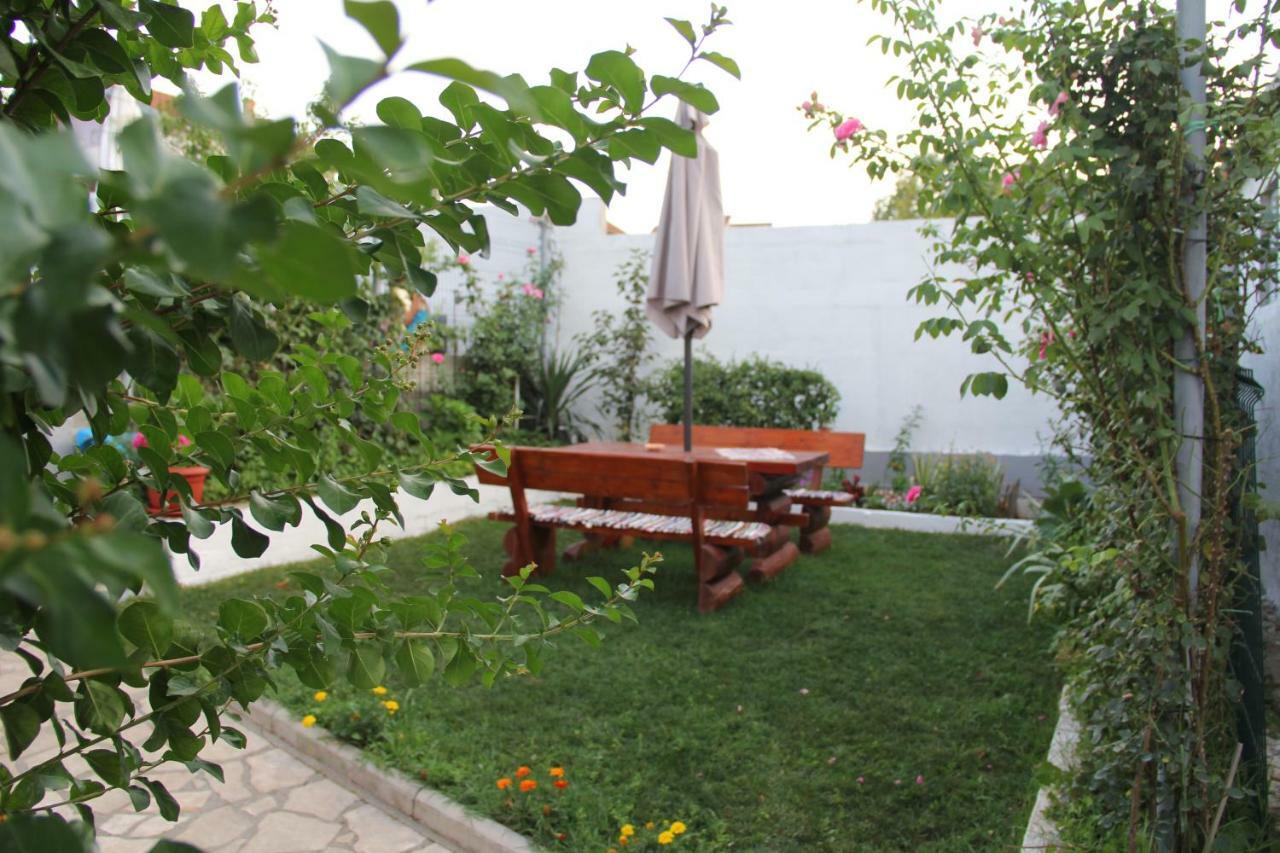 Holiday Home Flora Μόσταρ Εξωτερικό φωτογραφία