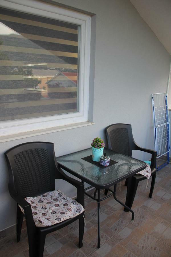 Holiday Home Flora Μόσταρ Εξωτερικό φωτογραφία