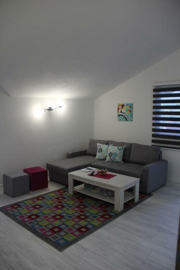 Holiday Home Flora Μόσταρ Εξωτερικό φωτογραφία