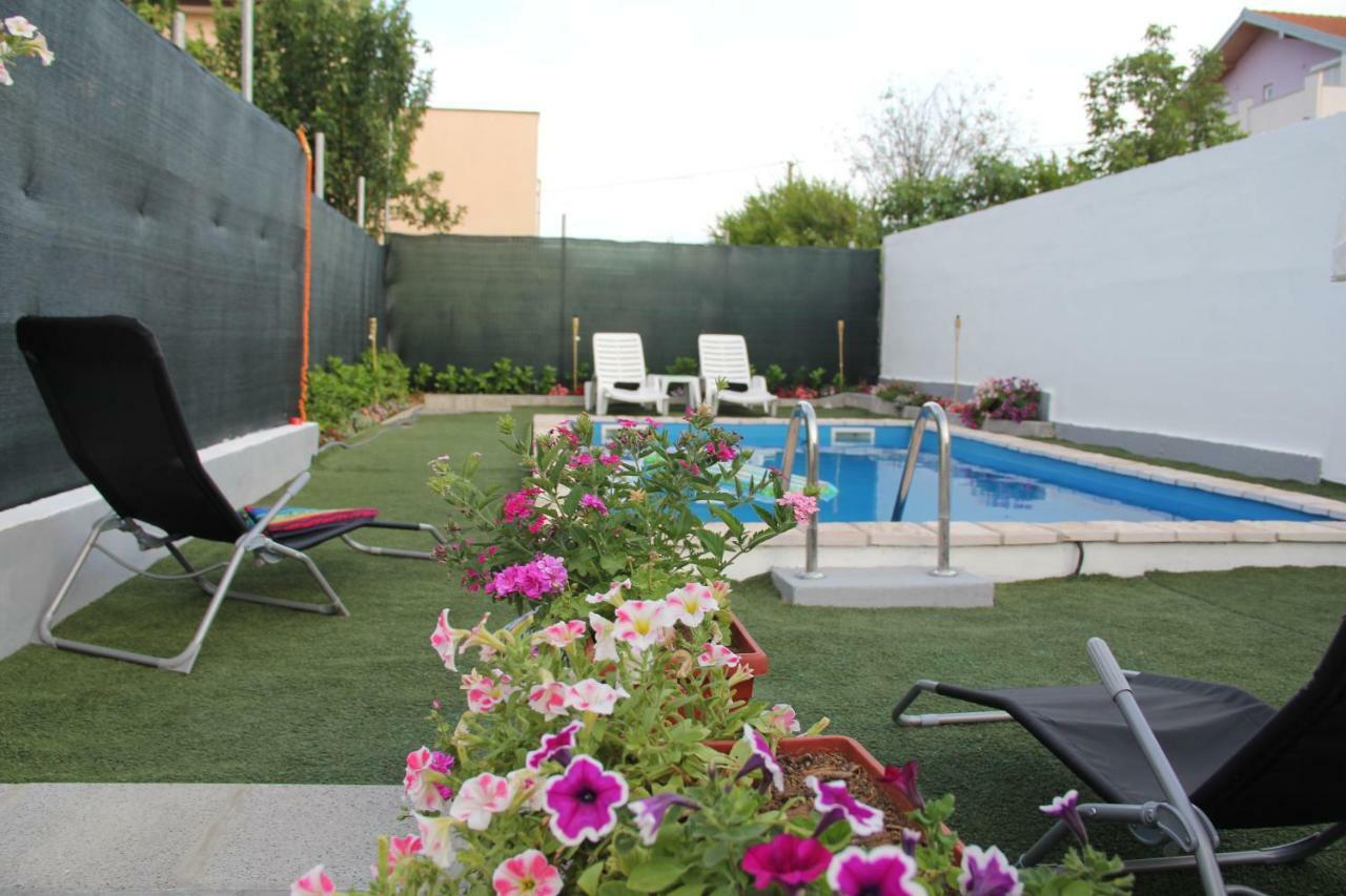 Holiday Home Flora Μόσταρ Εξωτερικό φωτογραφία