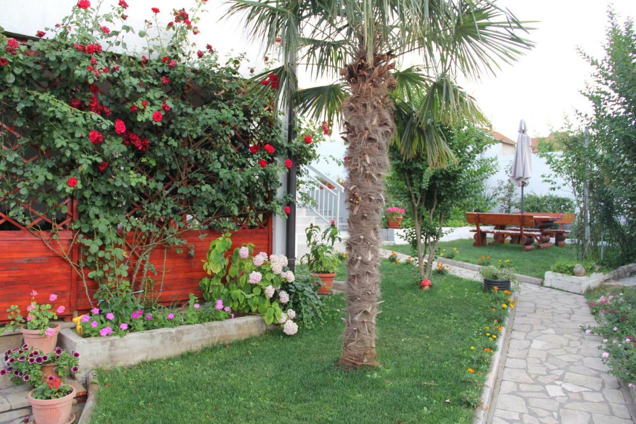 Holiday Home Flora Μόσταρ Εξωτερικό φωτογραφία