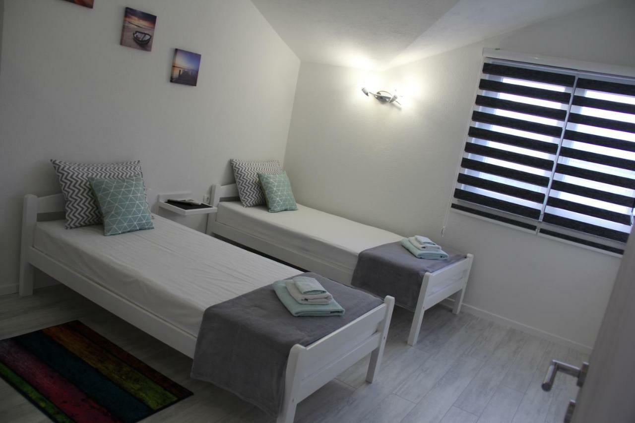 Holiday Home Flora Μόσταρ Εξωτερικό φωτογραφία