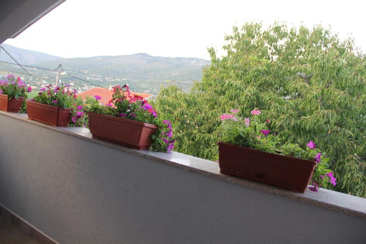 Holiday Home Flora Μόσταρ Εξωτερικό φωτογραφία