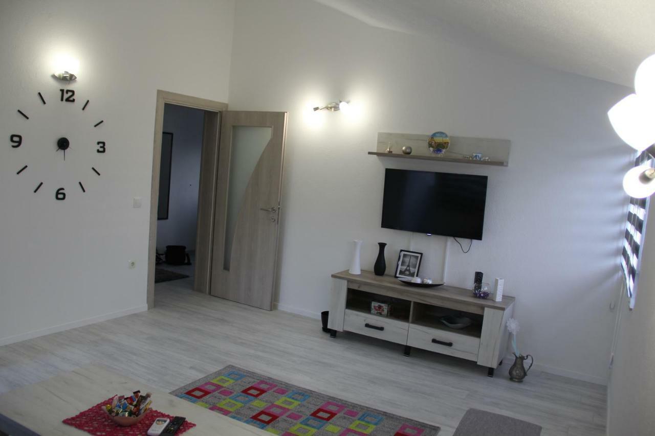 Holiday Home Flora Μόσταρ Εξωτερικό φωτογραφία