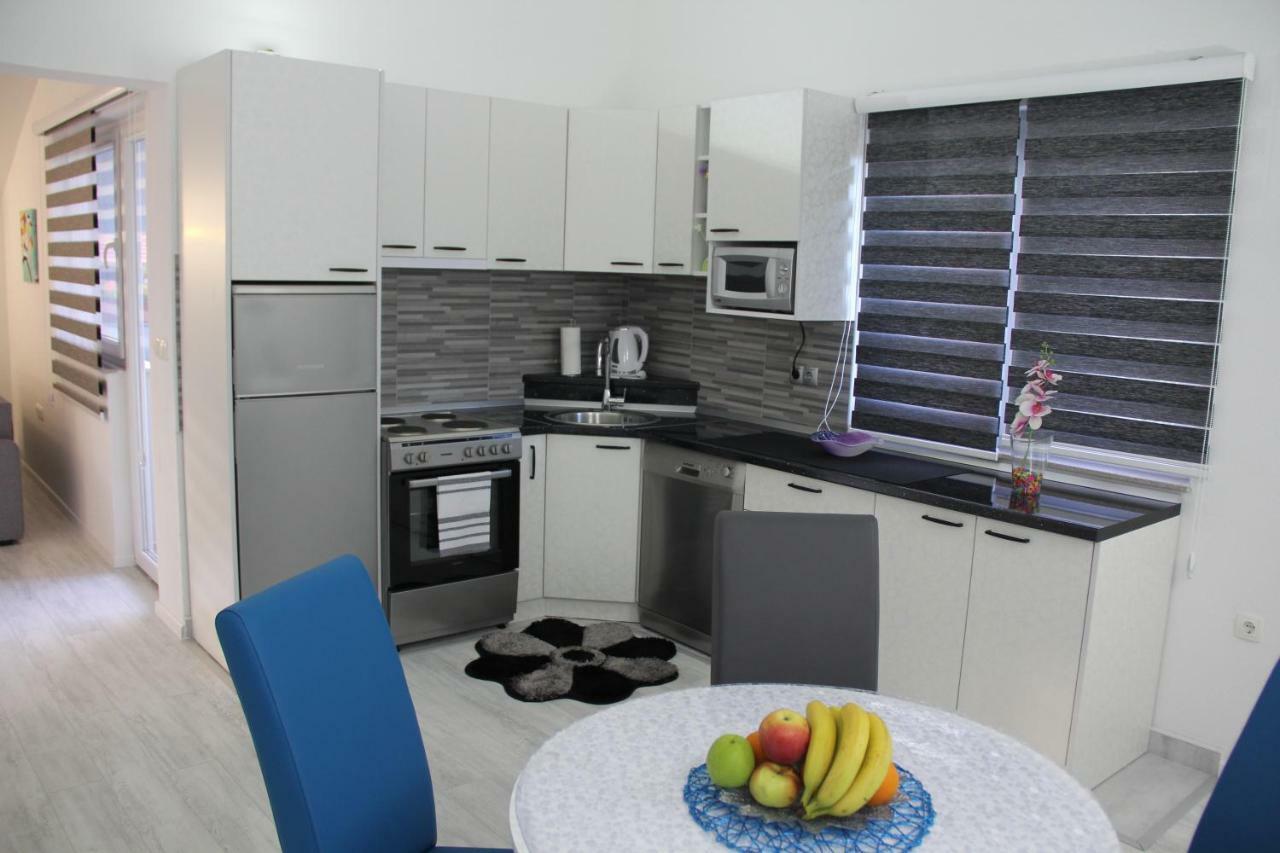 Holiday Home Flora Μόσταρ Εξωτερικό φωτογραφία